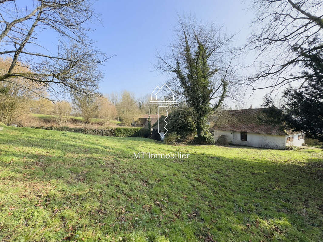 Maison à AIX-EN-ISSART