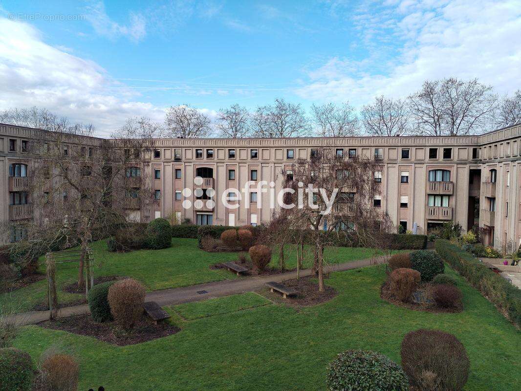 Appartement à MONTIGNY-LE-BRETONNEUX
