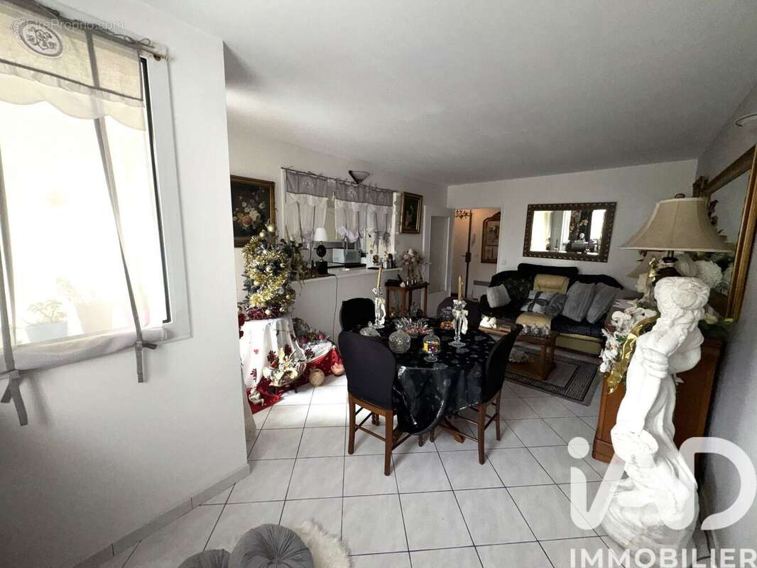 Photo 2 - Appartement à CHENNEVIERES-SUR-MARNE