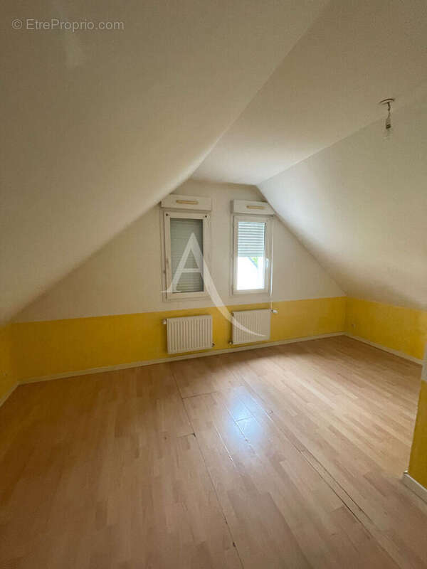 Maison à SAINT-JEAN-DE-BRAYE