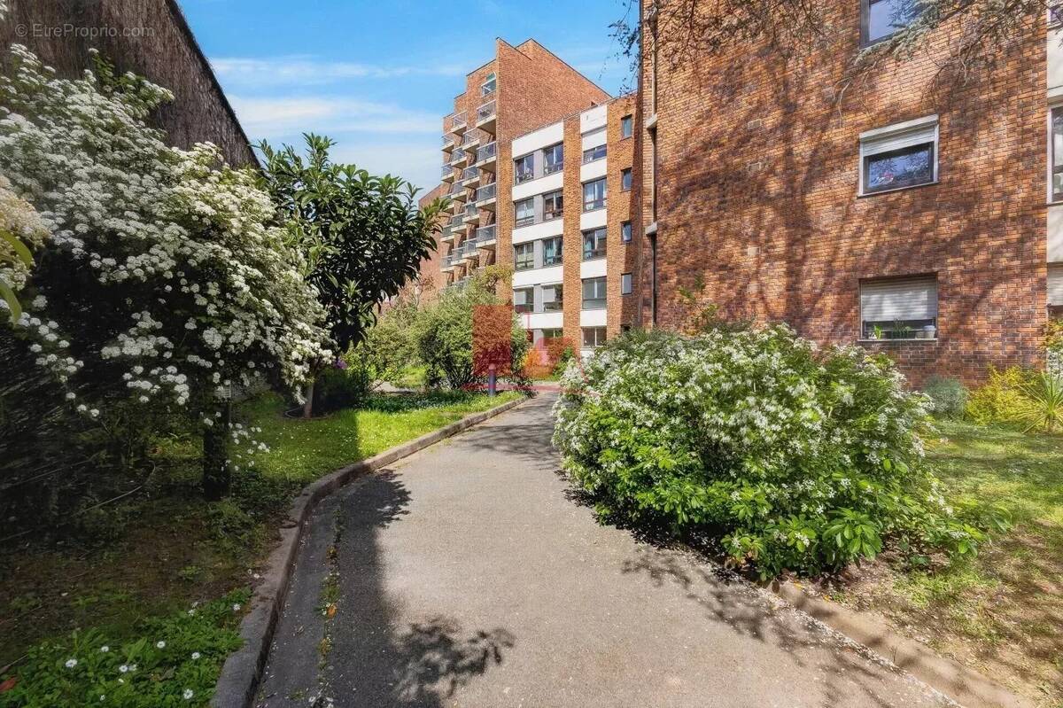 Appartement à ISSY-LES-MOULINEAUX