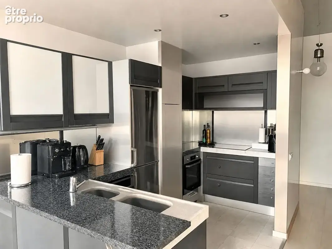 Appartement à COURBEVOIE