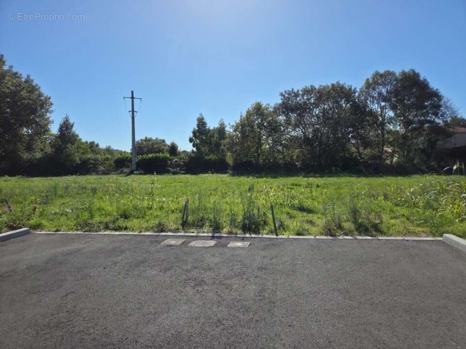 Terrain à SAINT-JULIEN-SUR-GARONNE