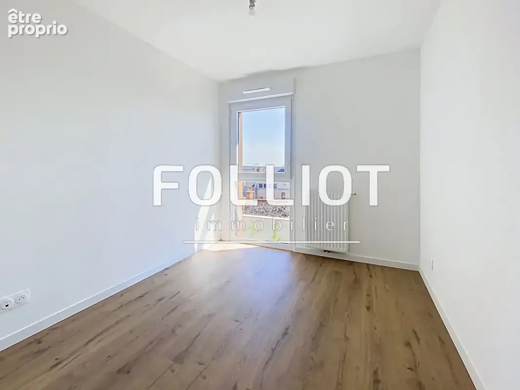 A VENDRE- Appartement 4 pièces Fougères - terrasse - photo 8