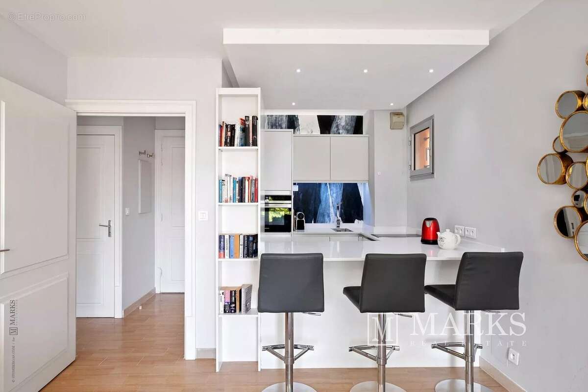 Appartement moderne de 2 pièces avec terrasse et piscine en copropriété - photo 4