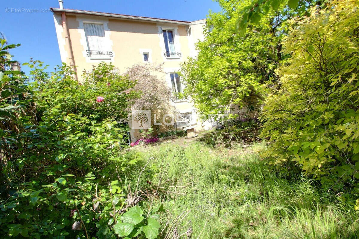 Maison à NANTERRE