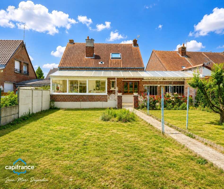Maison 105 m², 4 chambres, jardin et grand garage à Fenain - photo 2