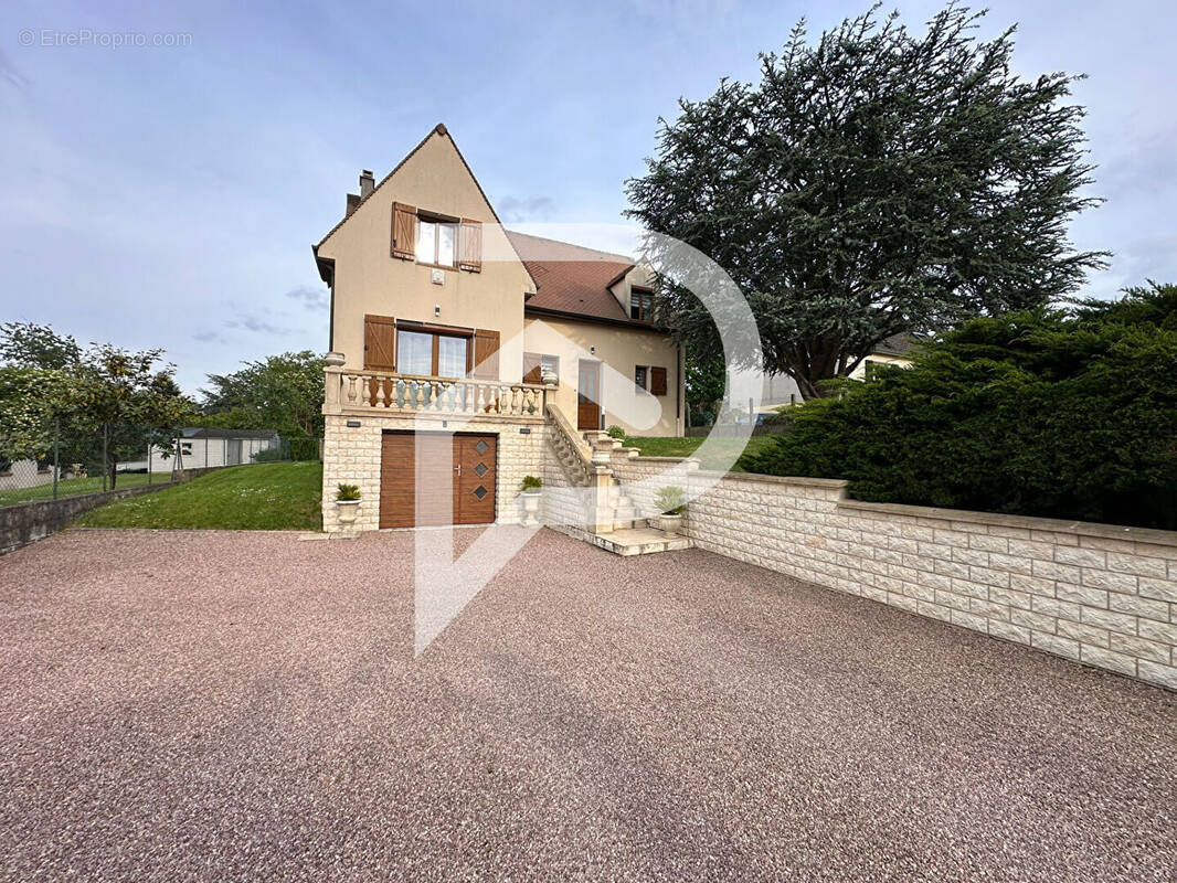 Maison à DAMMARTIN-EN-GOELE
