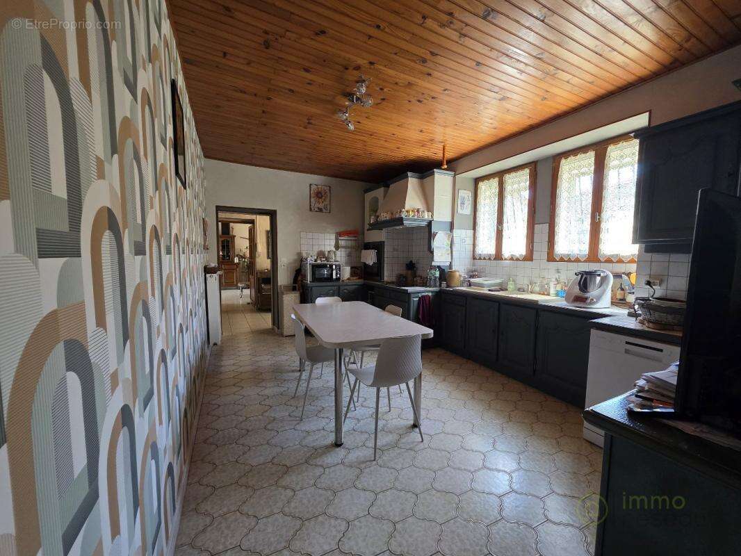 Maison à CELLEFROUIN