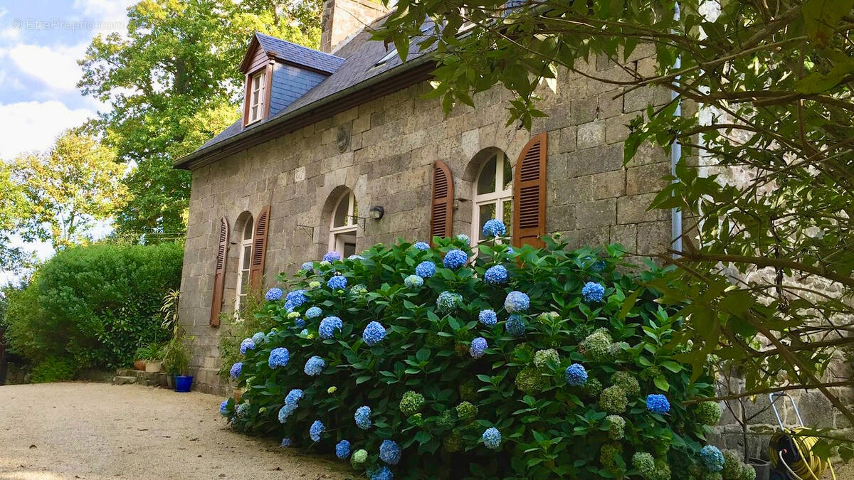 Maison à PLOUBEZRE