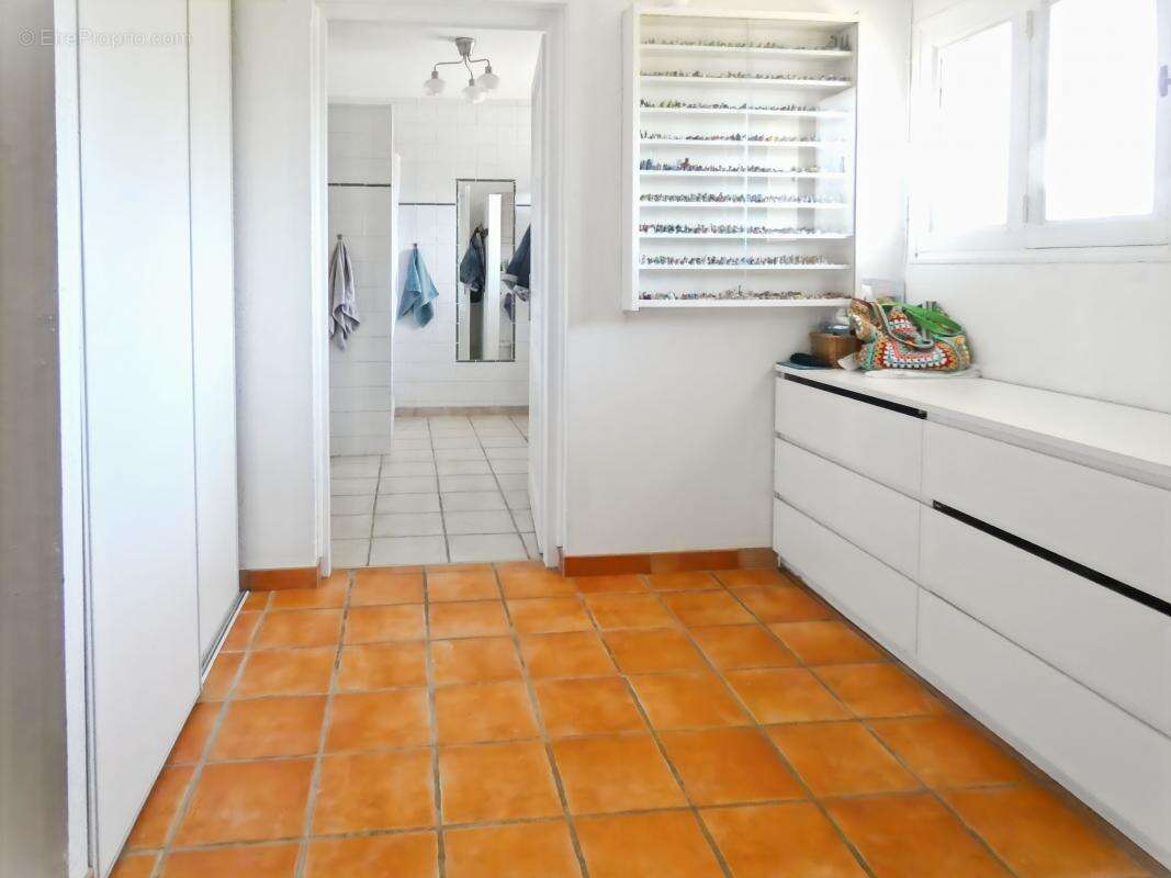 Maison à LAUDUN-L'ARDOISE