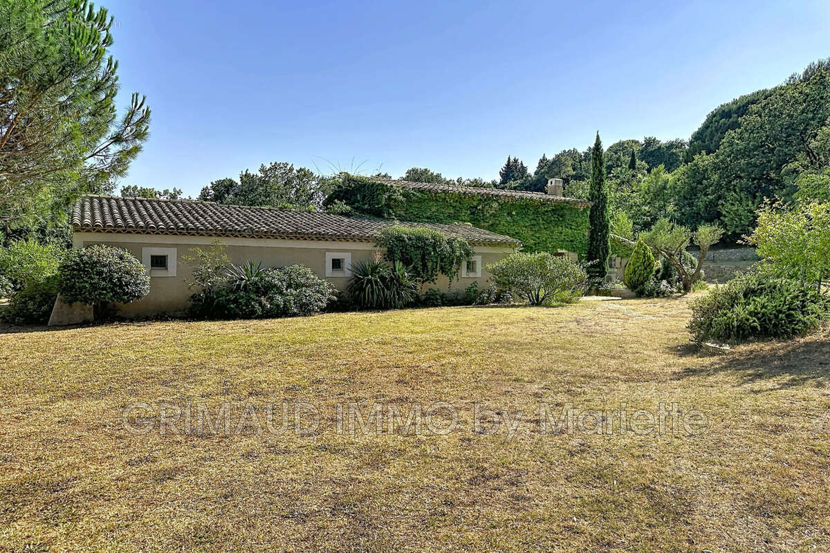 Maison à LA GARDE-FREINET