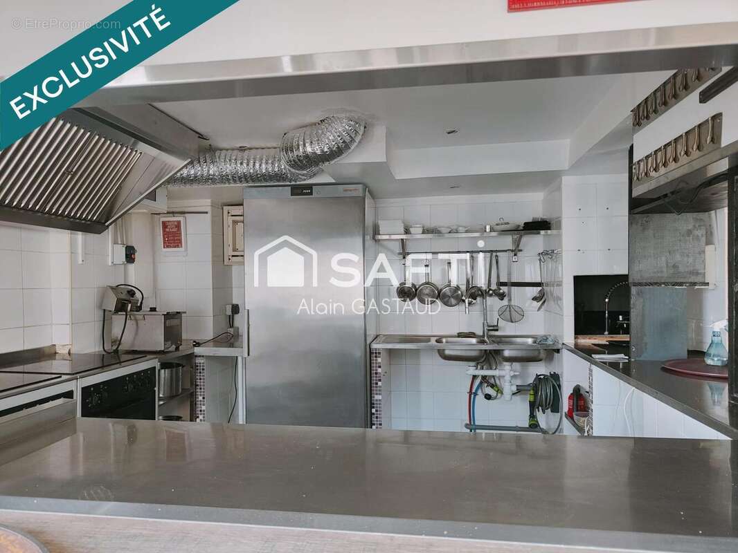 Photo 2 - Commerce à FREJUS