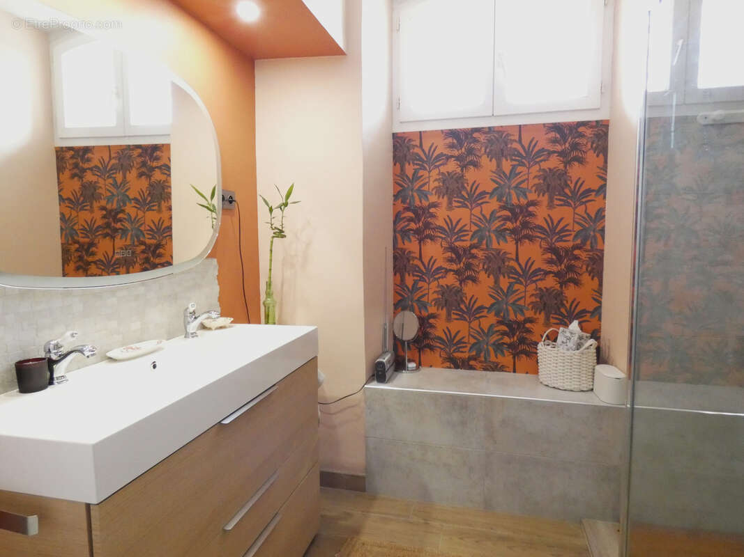 Maison à SAINT-LEON-SUR-L'ISLE