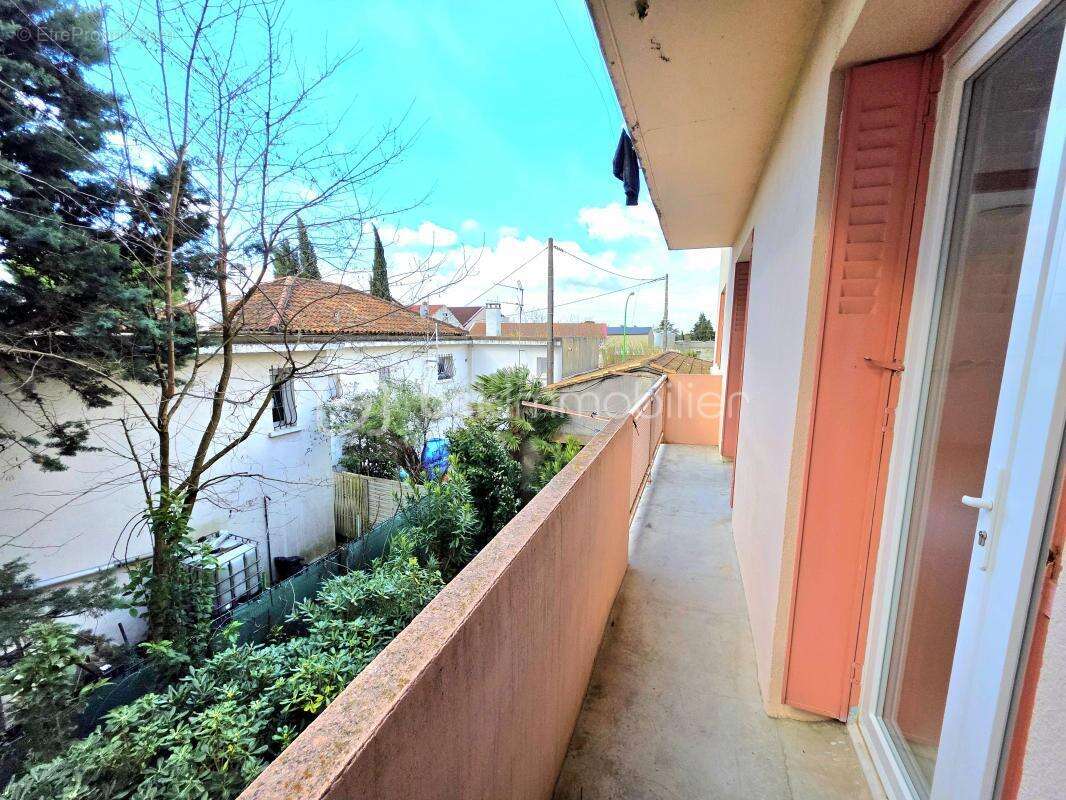 Appartement à VALREAS