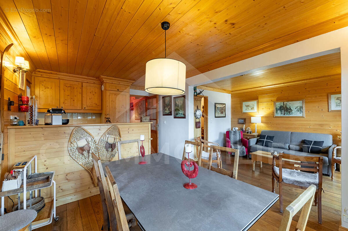 Appartement à LES ALLUES