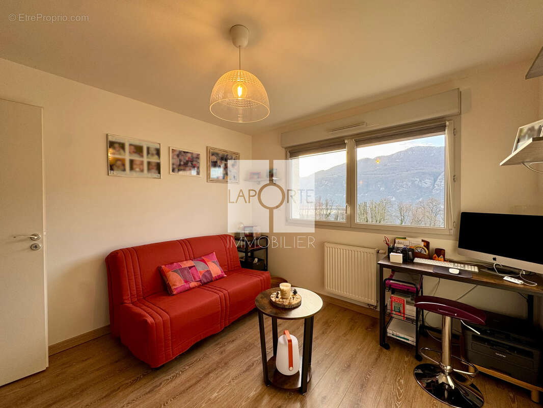Appartement à BRISON-SAINT-INNOCENT