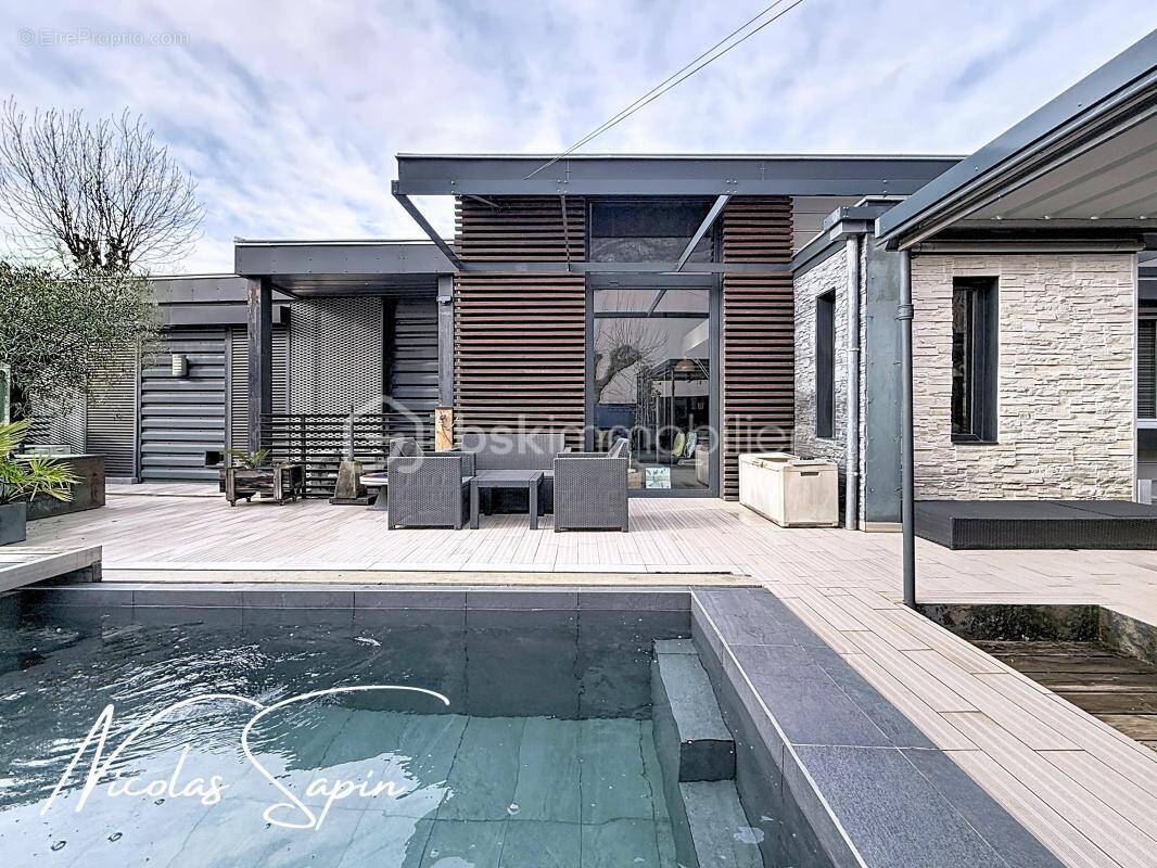 Maison à SAINT-EGREVE