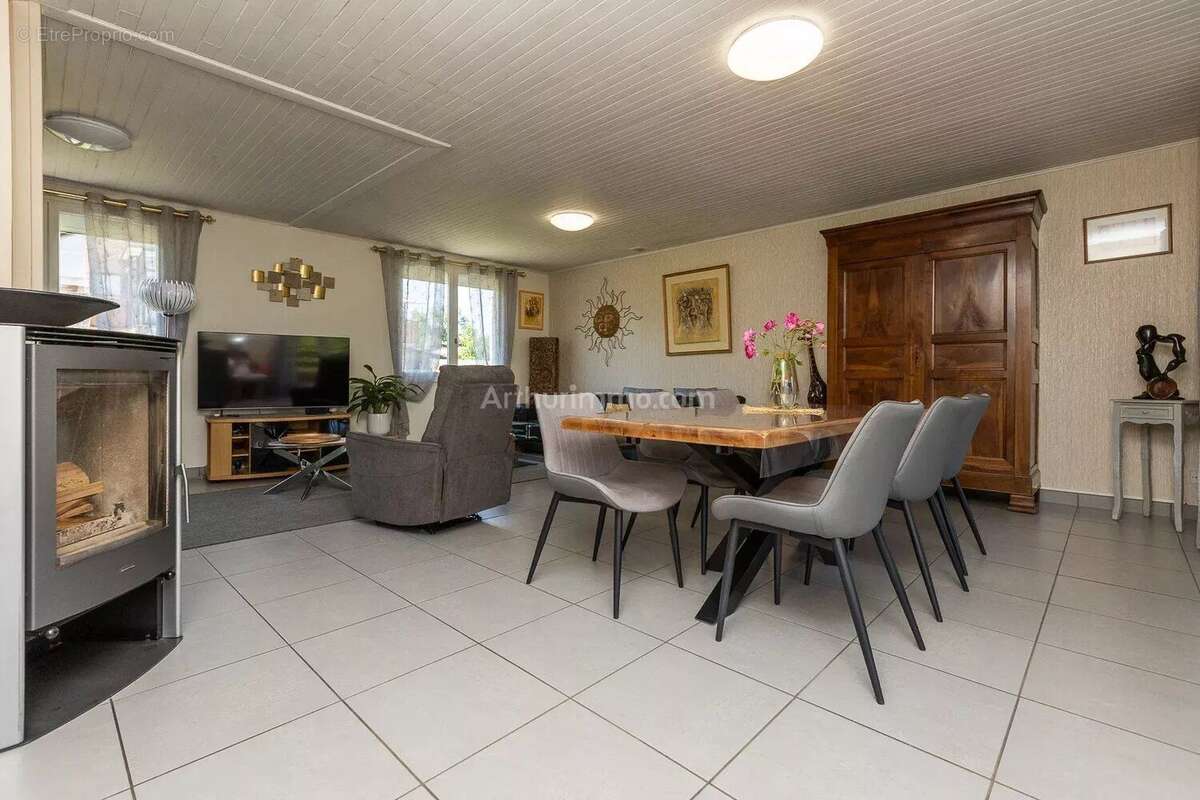 Maison à MONTALIEU-VERCIEU