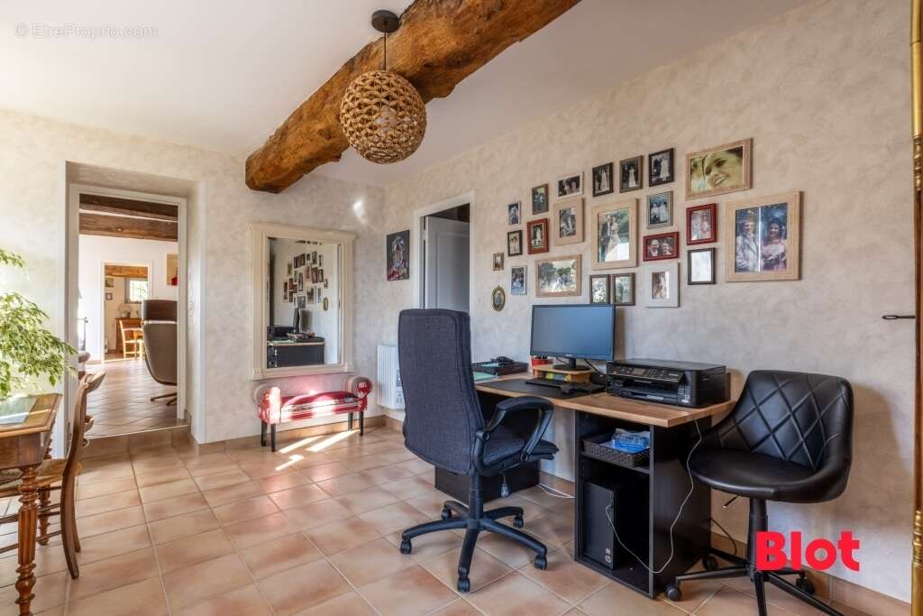 Maison à NOYAL-CHATILLON-SUR-SEICHE