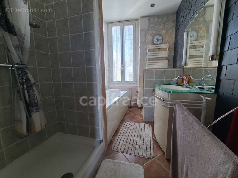 Maison à vendre sur Saintes - photo 12