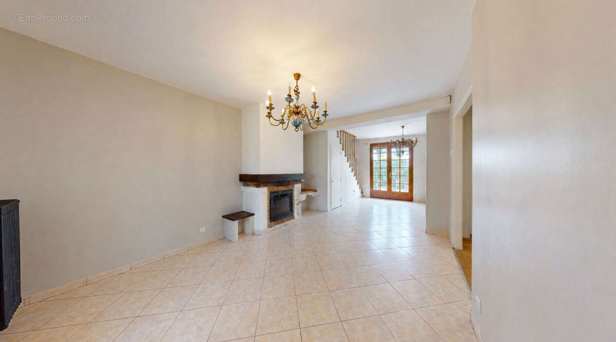 Maison à PONTAULT-COMBAULT