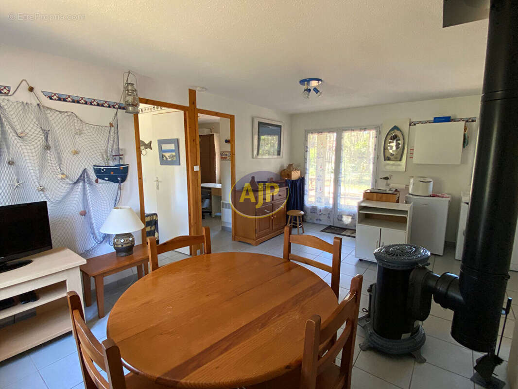 Maison à GRAYAN-ET-L'HOPITAL