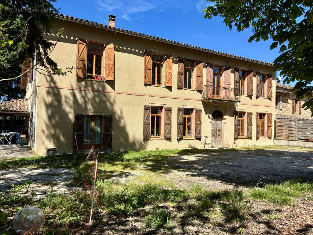 Maison de Maitre de type T6 - photo 13