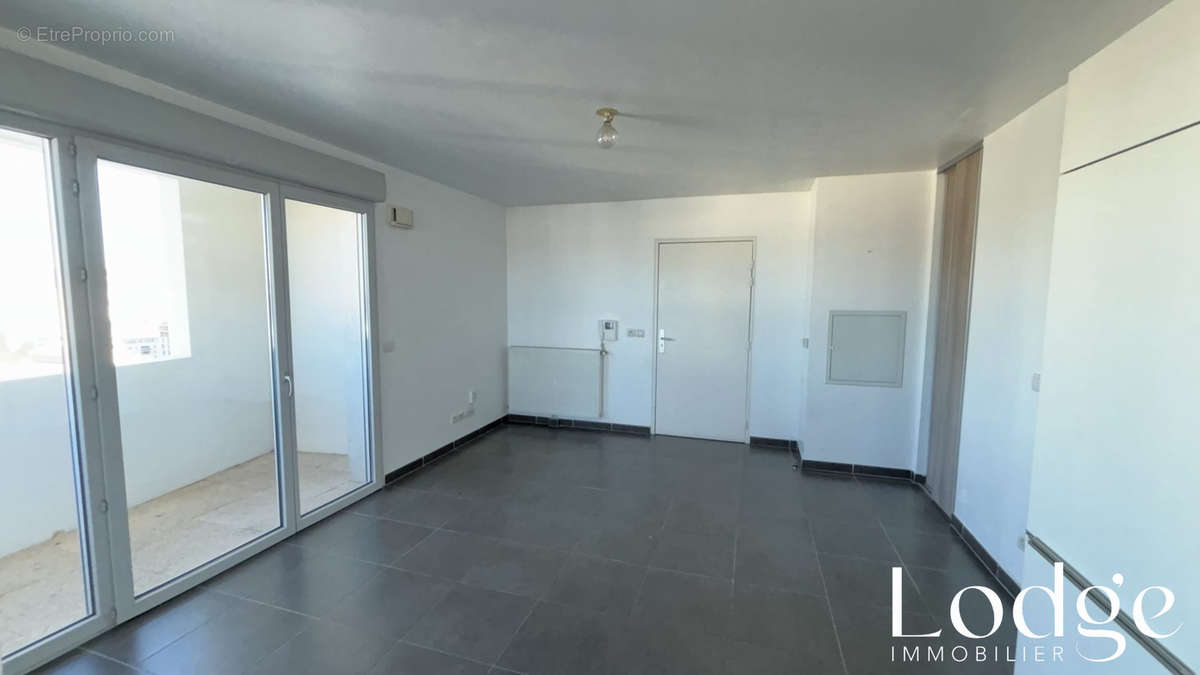 Appartement à MARSEILLE-3E