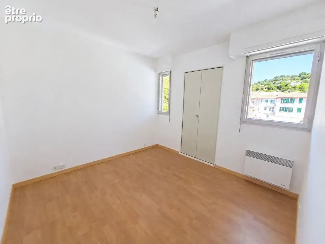 Carqueiranne coeur de ville - T3, 60 m², terrasse vue mer, 2 pkgs, au calme - photo 10