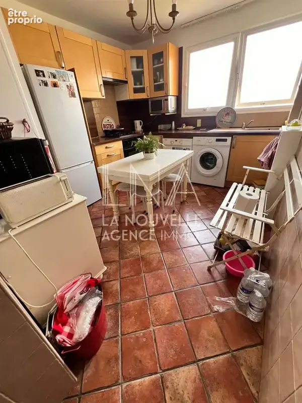 T4 82m² avec balcon vue dégagée - photo 4