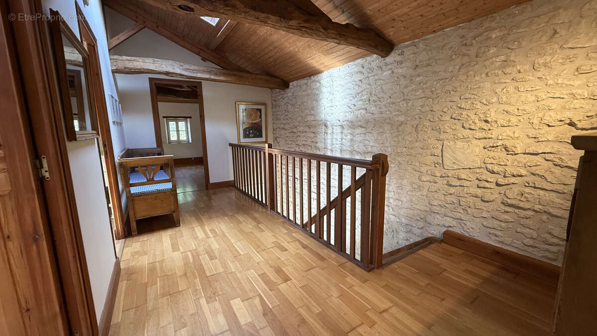 Maison à MORTAGNE-SUR-GIRONDE