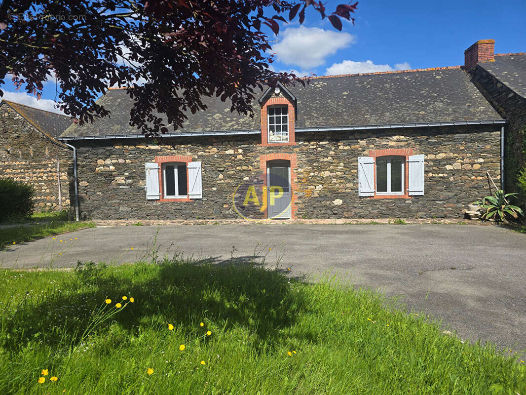Maison à CONQUEREUIL