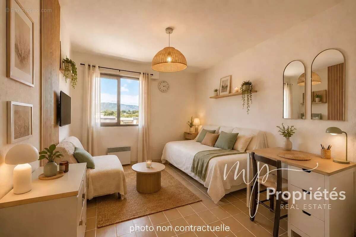À vendre – Bormes-les-Mimosas / La Favière : charmant studio à 7 minutes à pied de la plage - photo 2