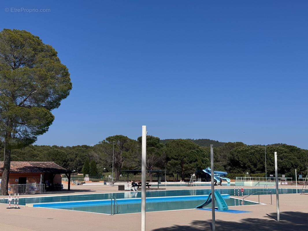 Terrain à FREJUS