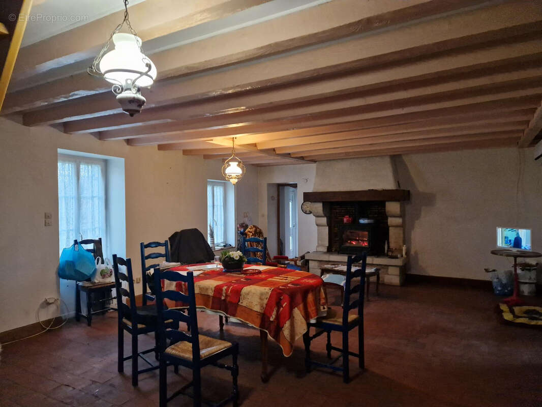 Maison à LE PONDY