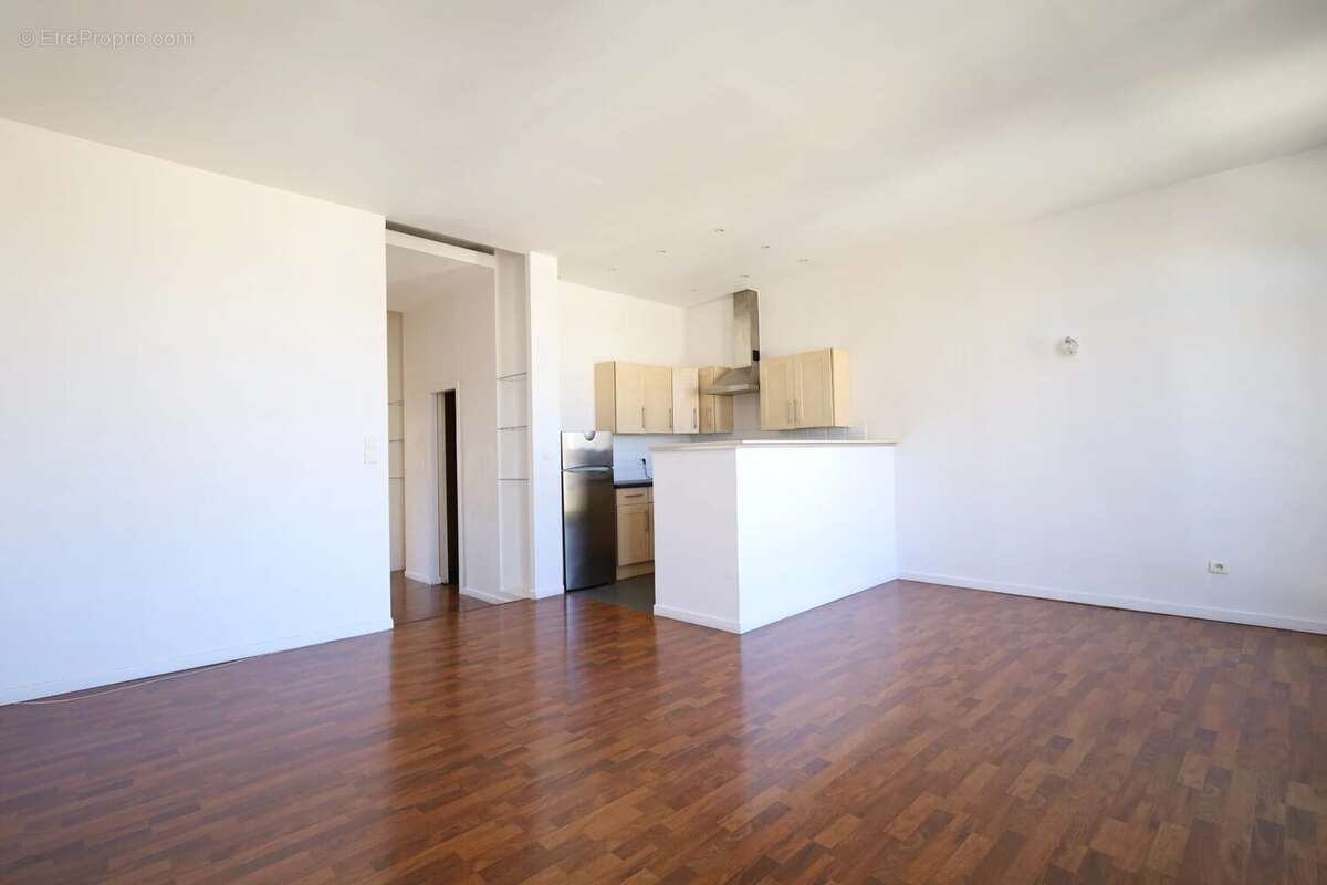 Appartement à MARSEILLE-6E
