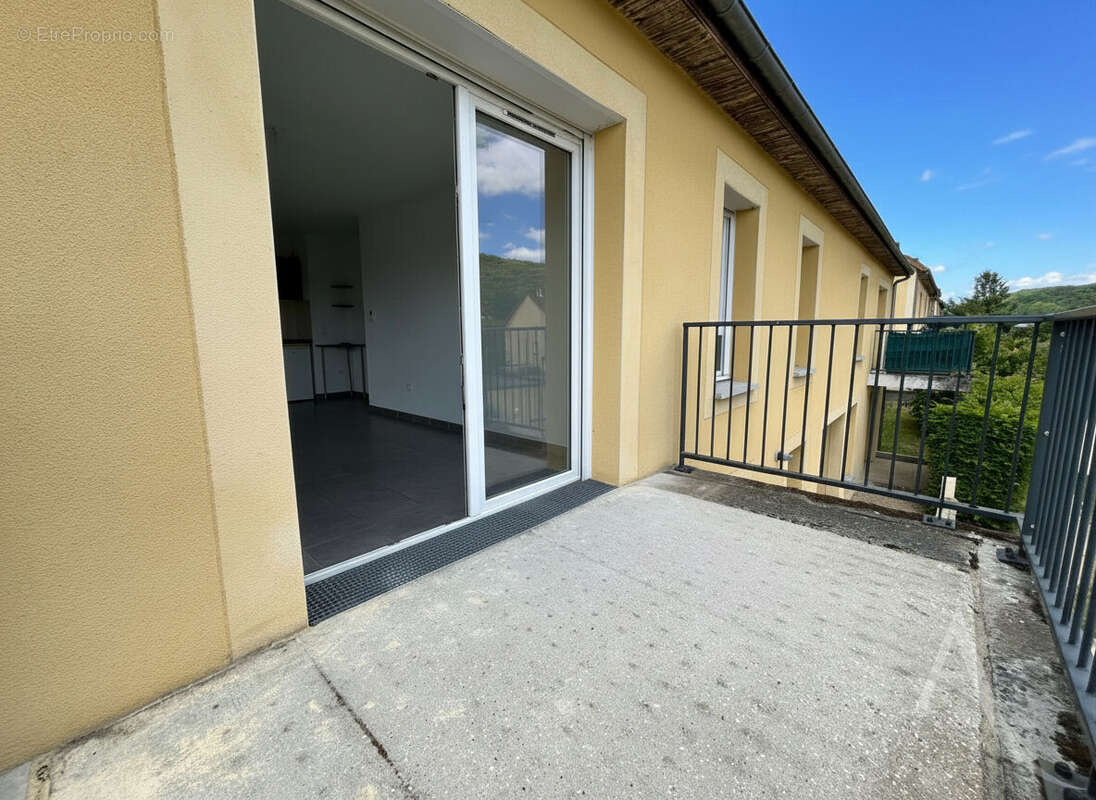 Appartement à FOLLAINVILLE-DENNEMONT
