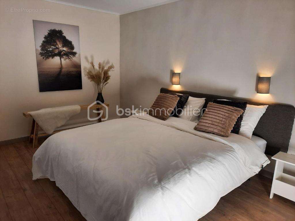 Maison à LUSSAS-ET-NONTRONNEAU