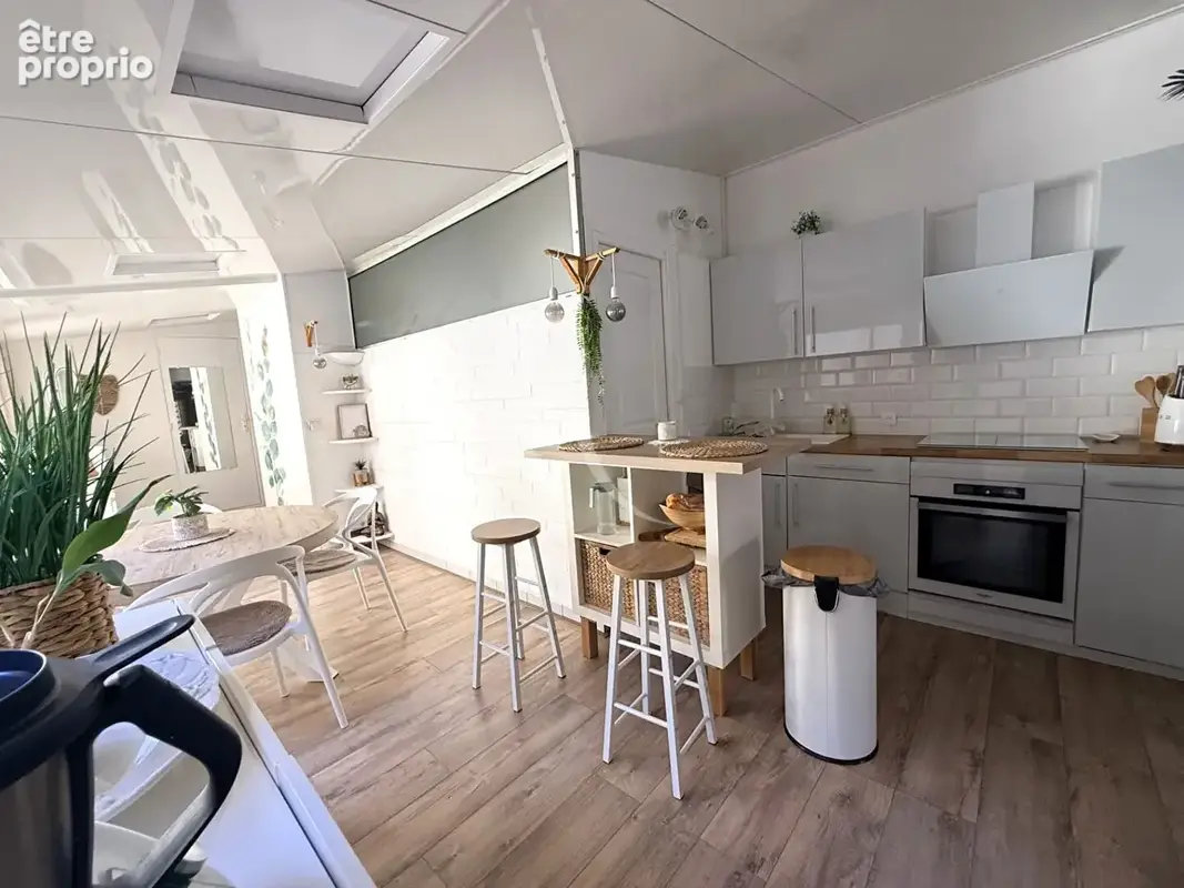 Hyères Ouest, T3 avec cour en maison de ville, très belle rénovation ! - photo 5