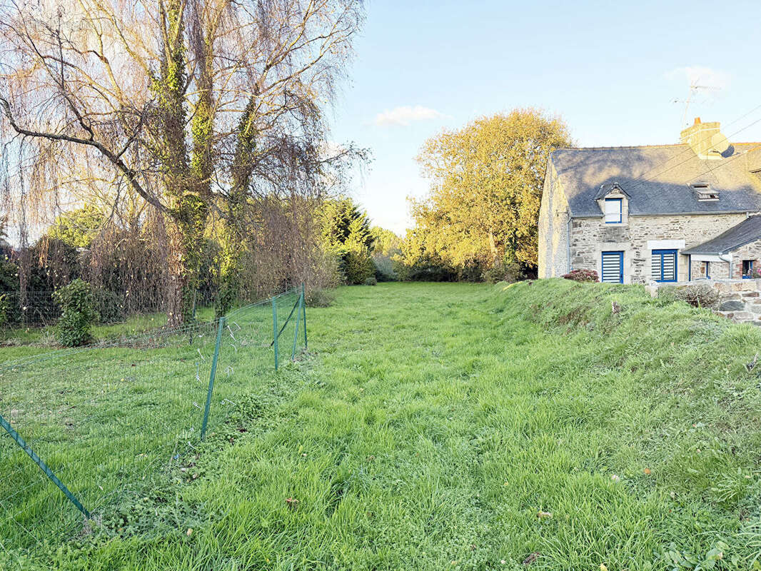 Terrain à PLOUEZEC