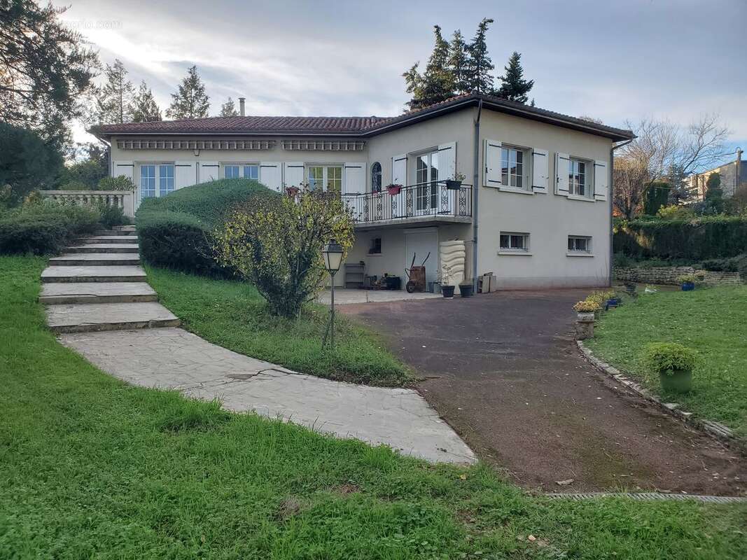 Maison à CHAMPNIERS