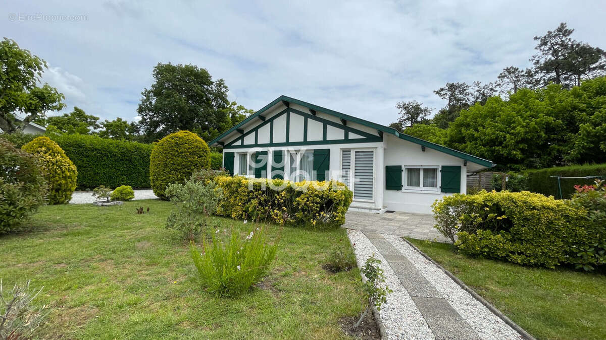 Maison à PARENTIS-EN-BORN