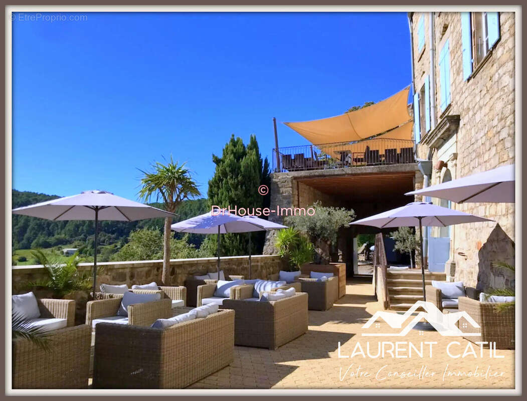 Commerce à VALLON-PONT-D&#039;ARC