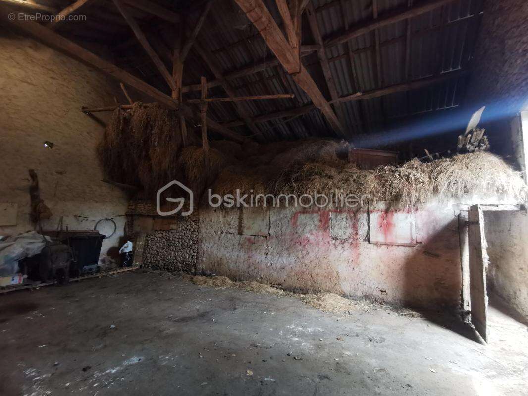 Maison à LEIGNES-SUR-FONTAINE