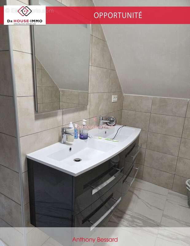 Maison à CREUZIER-LE-VIEUX