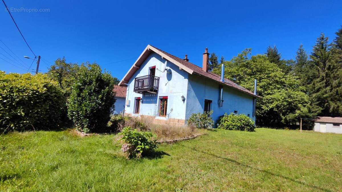 70290 Plancher Bas : Maison 4 pièces 122 m2 avec dépendances et garages - photo 2