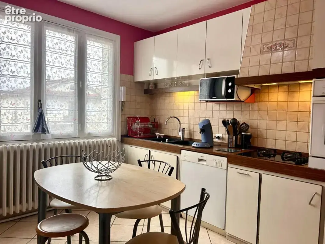 ROANNE Maison individuelle avec sous-sol complet sur terrain clos et arboré - photo 2