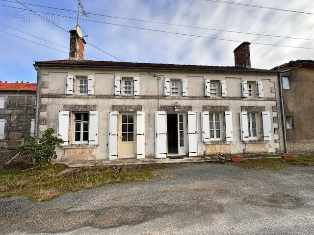 Maison à BOSCAMNANT