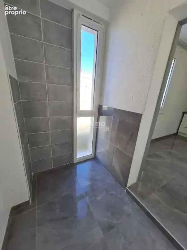 Appartement 68m² rénové avec balcon et cave - photo 9